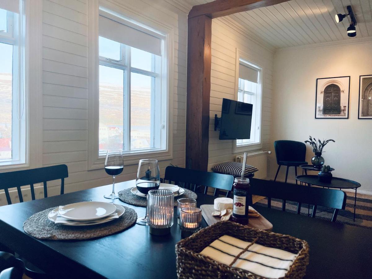 Day Dream Central Akureyri Three Bedroom Apt ภายนอก รูปภาพ