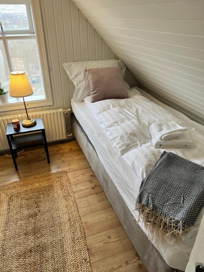 Day Dream Central Akureyri Three Bedroom Apt ภายนอก รูปภาพ