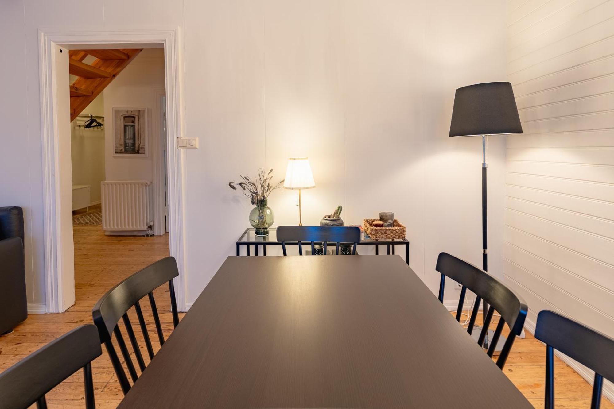 Day Dream Central Akureyri Three Bedroom Apt ภายนอก รูปภาพ