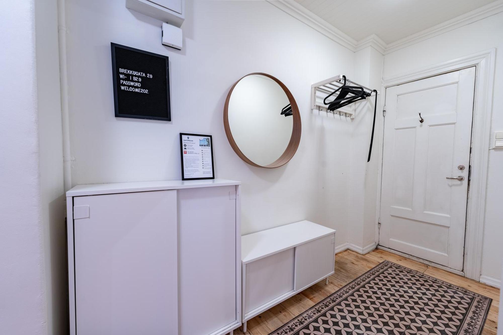 Day Dream Central Akureyri Three Bedroom Apt ภายนอก รูปภาพ